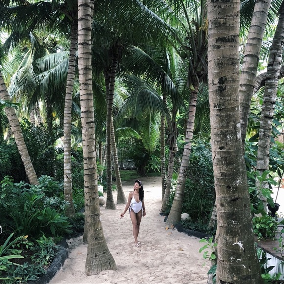 Meet your Posher, Amanda - Picture 2 of 5